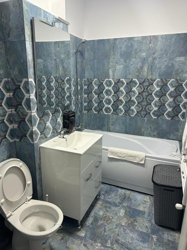 In Apart Hotel Bucureşti Ngoại thất bức ảnh
