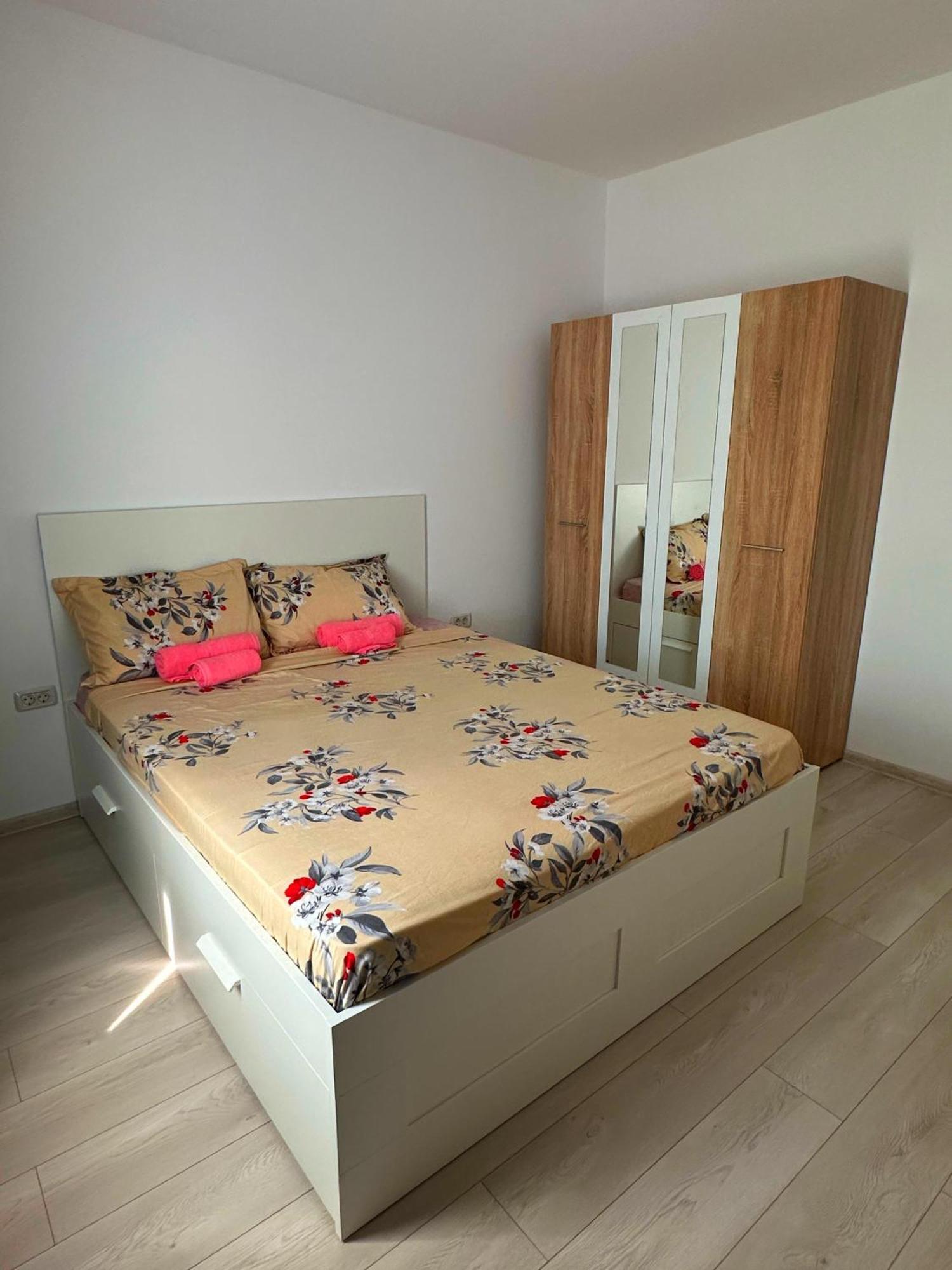 In Apart Hotel Bucureşti Ngoại thất bức ảnh